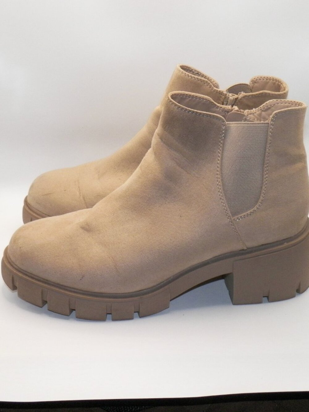 Madden NYC Suede Chunky Lug Sole Chelsea Booties Tan Sand size 10